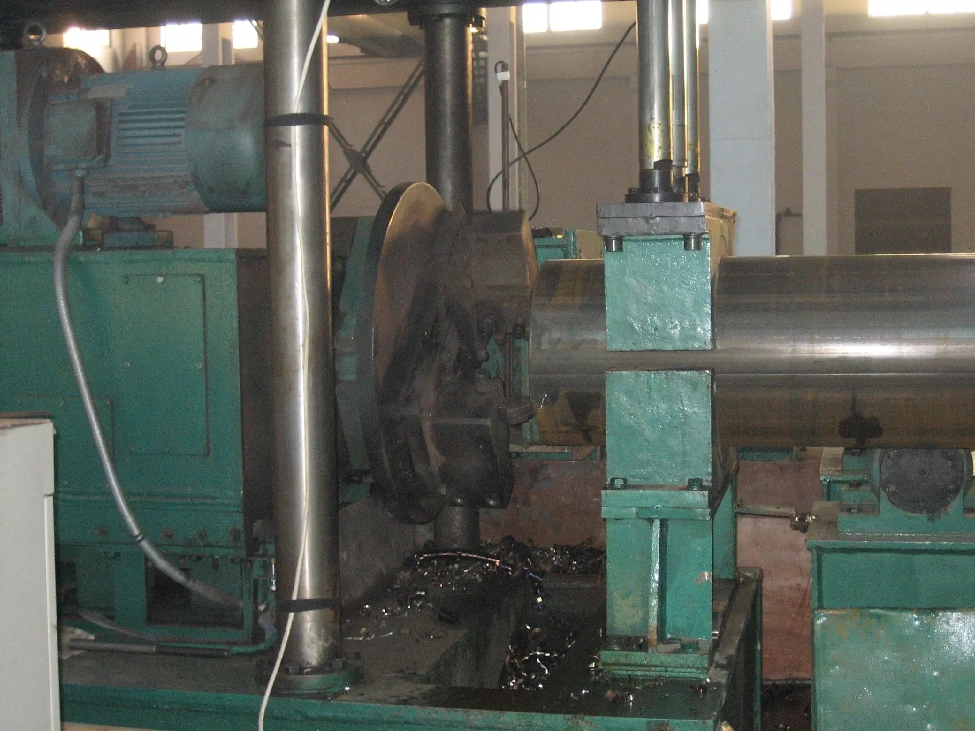 बेवलिंग मशीन