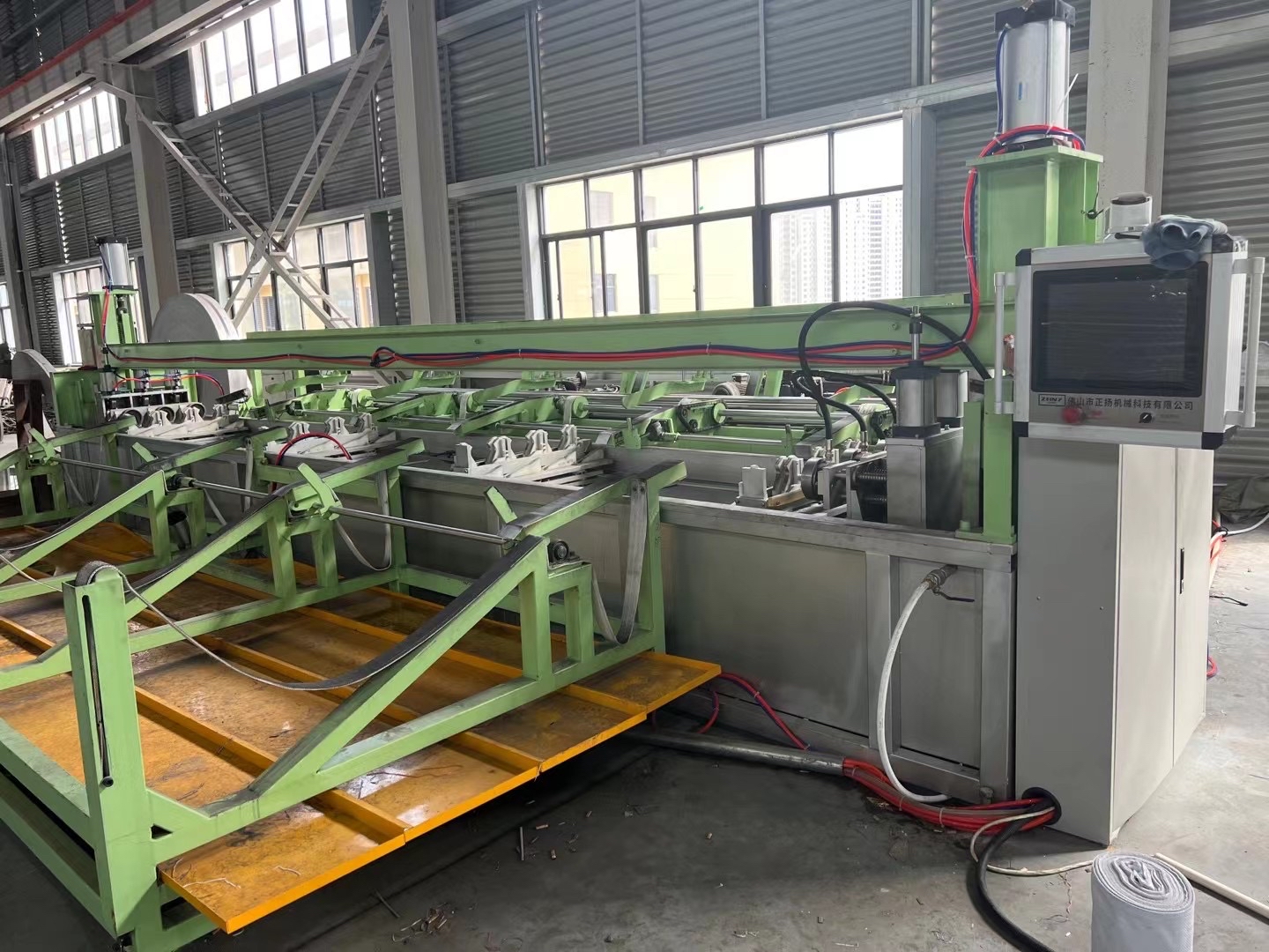 चैम्फरिंग मशीन